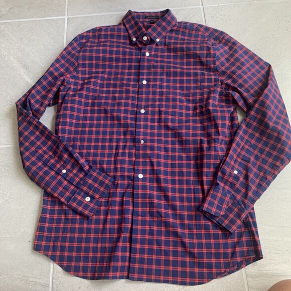 Banana Republic Red/Blue Plaid Gingham Button Up Shirt. Non-Iron Size Large - Picture 1 of 4